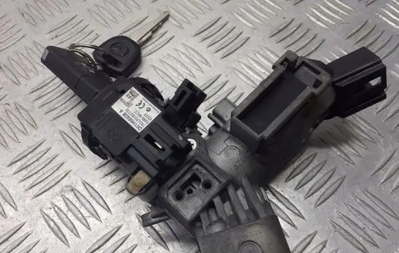Mazda 2 Ignition lock D01H66938A