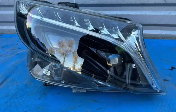 Mercedes-Benz Vito Viano W447 Headlight/headlamp A4479063301