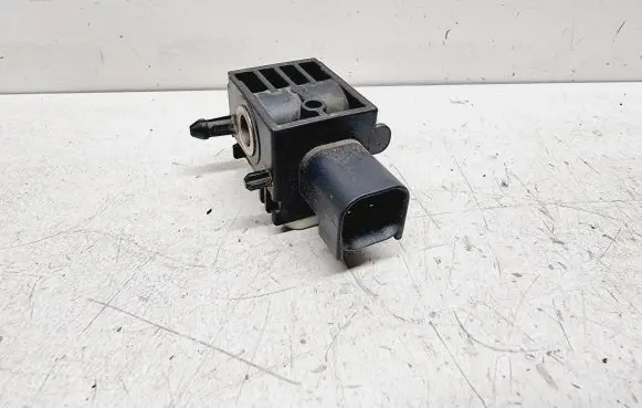 Hyundai Santa Fe Airbag deployment crash/impact sensor 959202B000