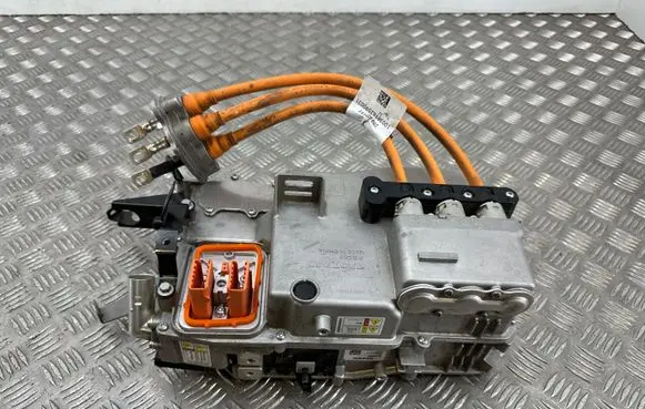 Volvo XC40 Voltage converter inverter ZB002350012A
