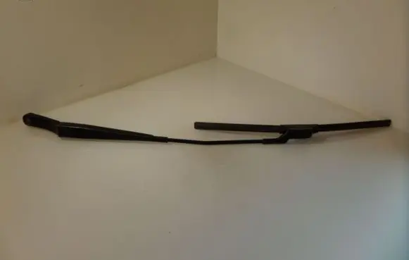 Volkswagen PASSAT B6 Windshield/front glass wiper blade 3C2955409B