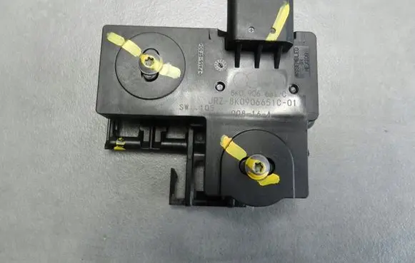 Volkswagen Golf VII Fuel level sensor 8K0906651C