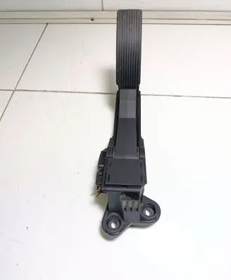 Mercedes-Benz GL X164 Accelerator throttle pedal A1643000004
