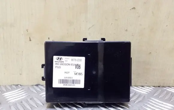 Hyundai i40 Parking PDC control unit/module 957703Z050
