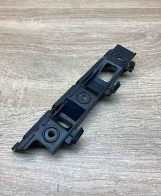 Volkswagen PASSAT B6 Front bumper mounting bracket 3C0807183
