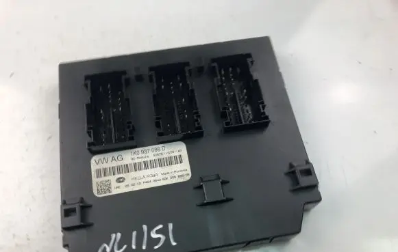 Volkswagen Golf VI Comfort/convenience module 1K0937086D
