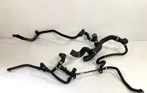 Skoda Kamiq Engine coolant pipe/hose 