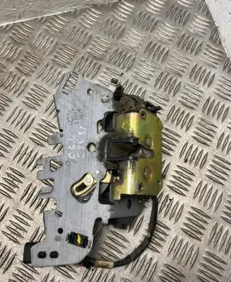 Chrysler Grand Voyager IV Rear door lock
