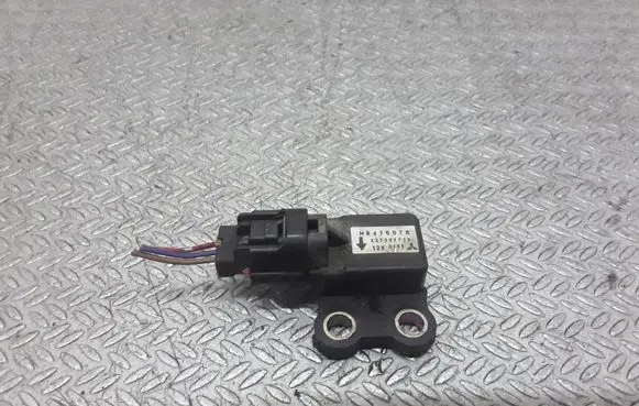 Mitsubishi Pajero Airbag deployment crash/impact sensor MR475078