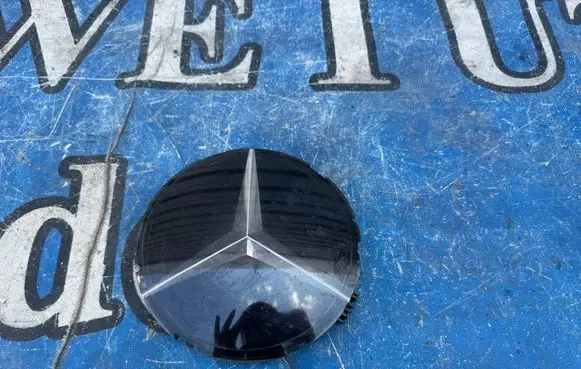 Mercedes-Benz V Class W447 Manufacturer badge logo/emblem A1648880411