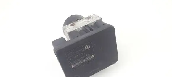 Volkswagen Golf IV ABS Pump 1C0907379C 1J0614117E