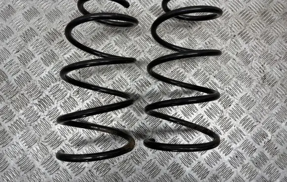 Toyota Avensis T250 Front coil spring 4813105820