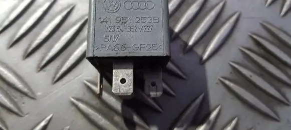 Audi A4 S4 B5 8D Other relay 141951253b v23134-b52-x227