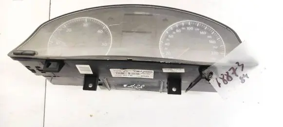 Volkswagen Golf V Speedometer (instrument cluster) 1K0920861B