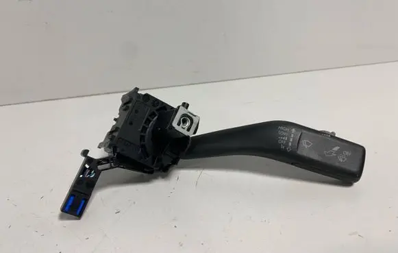Volkswagen Jetta V Wiper control stalk 1K0953519K 01203515 20351581515817