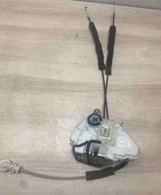 Honda CR-V Front door lock 72151SWAG1