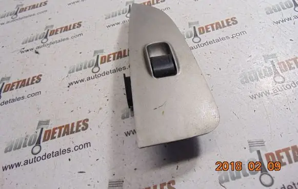 Honda CR-V Electric window control switch 83761SCAAG010M1