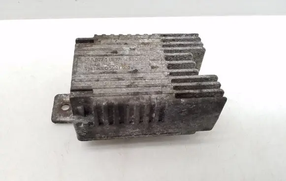 Mercedes-Benz E W210 Fan control module A0275457732