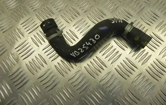 Hyundai Kona I Engine coolant pipe/hose 201110