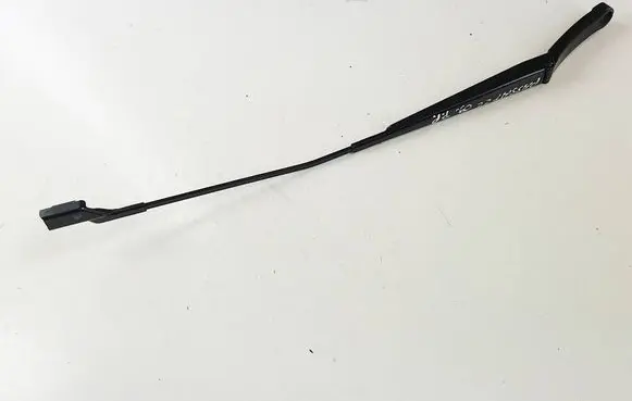Front wiper blade arm