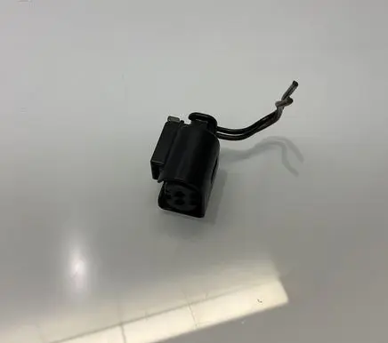 Mercedes-Benz S W221 Fuel injector wires A0525453826 0525453826
