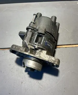 Mitsubishi Colt Spark distributor T2T59571