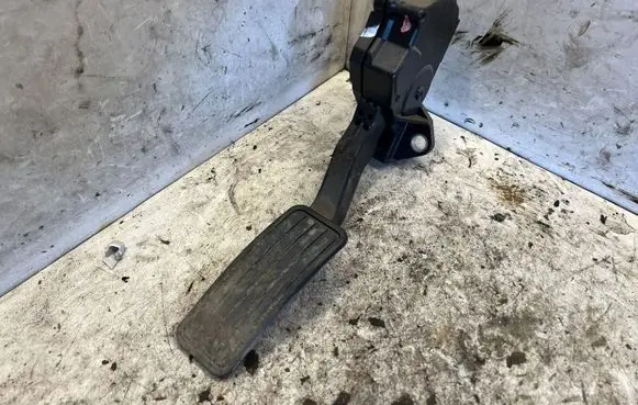 Subaru Outback Accelerator throttle pedal 36010AG140