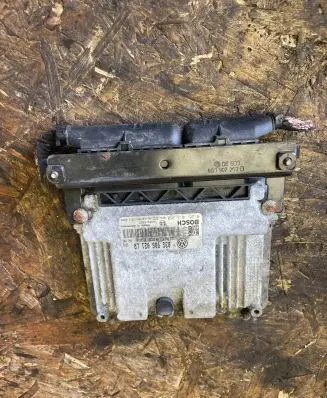 Volkswagen Touran I Engine control unit/module 03G906021AN 0281013260 03G906021LR