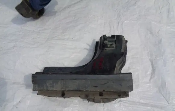 Peugeot 3008 II Front sill (body part) 