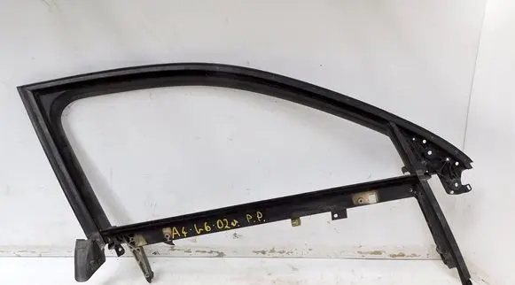 Audi A4 S4 B6 8E 8H Front door window/glass frame 192467