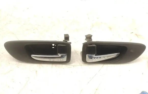 Mazda 5 Front door interior handle 