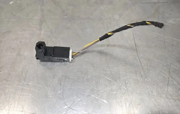 Mercedes-Benz C W206 Interior lighting relay A0009006820
