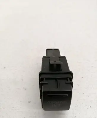 Passenger airbag on/off switch