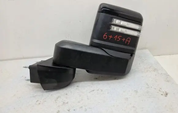 Chevrolet Silverado Front door electric wing mirror 86582397