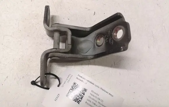 Hyundai Santa Fe Front door upper hinge