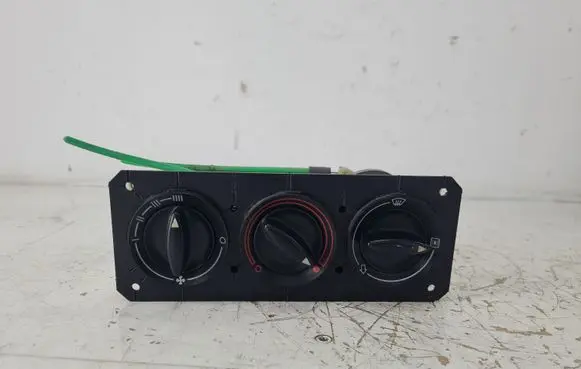 Audi A6 S6 C4 4A Climate control unit 001095A