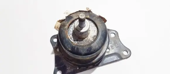 Engine mount bracket
