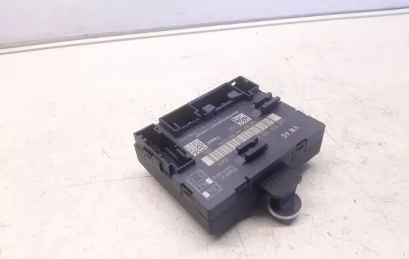 Audi A8 S8 D4 4H Door control unit/module 4H0959792H