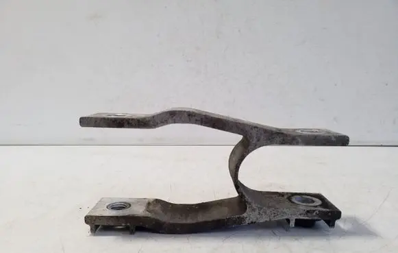 Volvo XC90 Engine mounting bracket 31339951