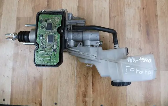 Toyota C-HR I Master brake cylinder 4721010430