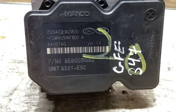 Hyundai i40 ABS Pump 152GAG1E1421820 589203Z510