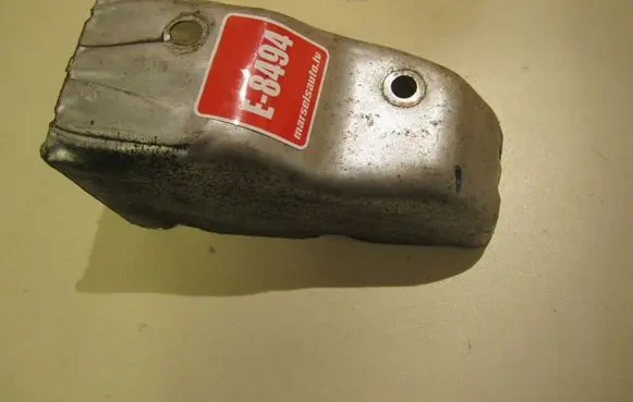 Volkswagen PASSAT B7 Heat shield in engine bay 03L129969AC