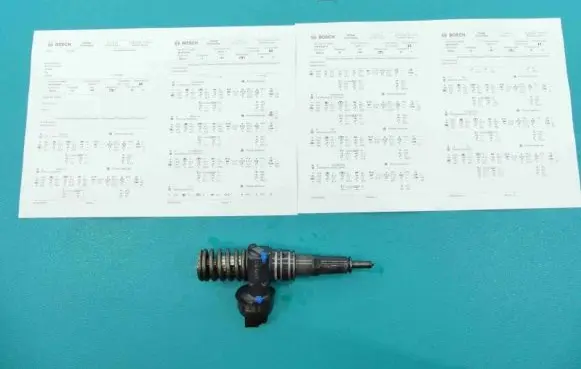 Volkswagen Golf V Fuel injector 0414720215 IMPRK1261655