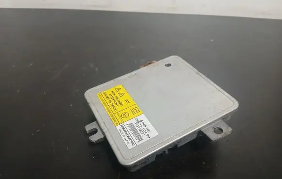 Volvo V70 Xenon control unit/module 6948180 6261110499 W3T13271