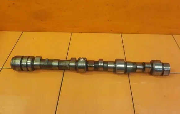Land Rover Discovery Camshaft HRC2490