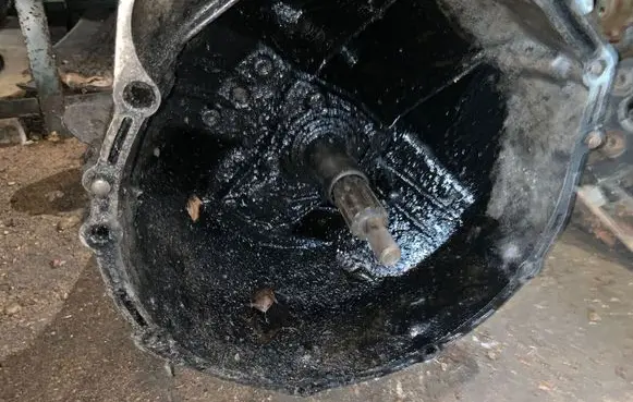 Mercedes-Benz E W123 Manual 4 speed gearbox 1232601201 716210