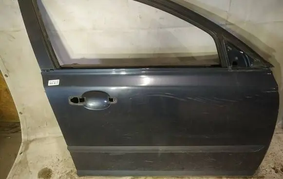 Volvo V50 Front door melynos
