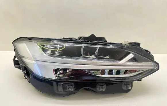 Volvo S90, V90 Headlight/headlamp 32228311