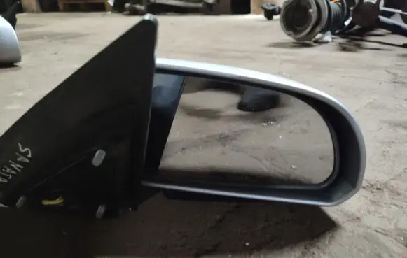 Hyundai Sonata Front door electric wing mirror E4012273