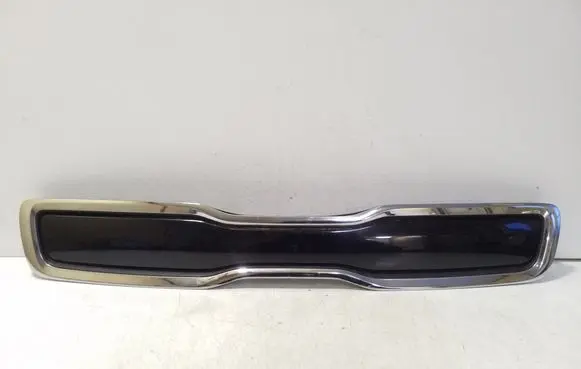 KIA Soul Front bumper upper radiator grill 86352B2000